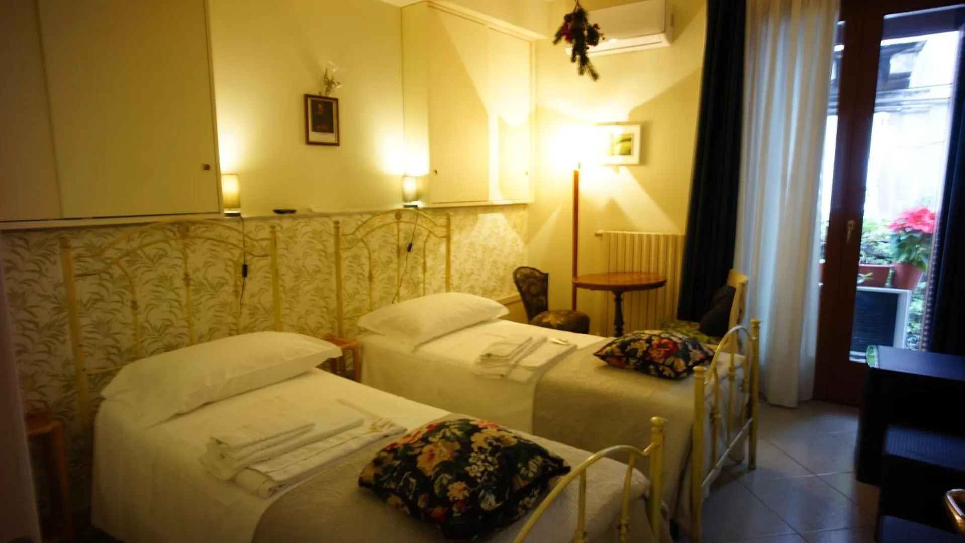 Santa Caterina Da Siena B&B Katania Włochy